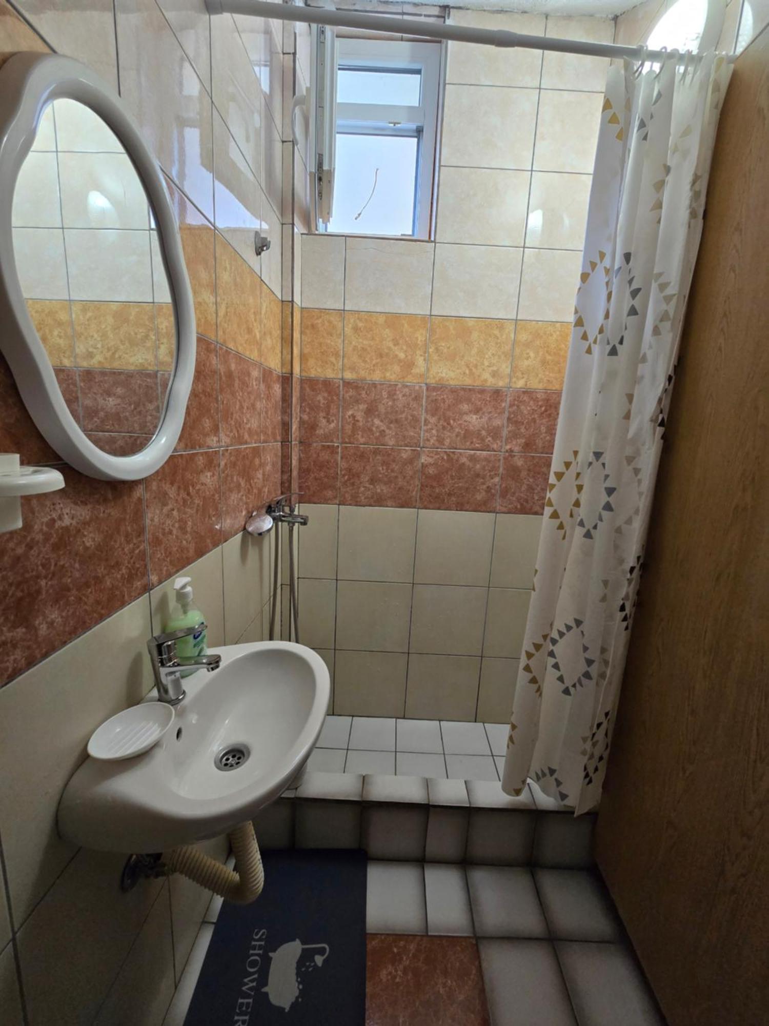 Apartman Tolosi 포드고리차 외부 사진